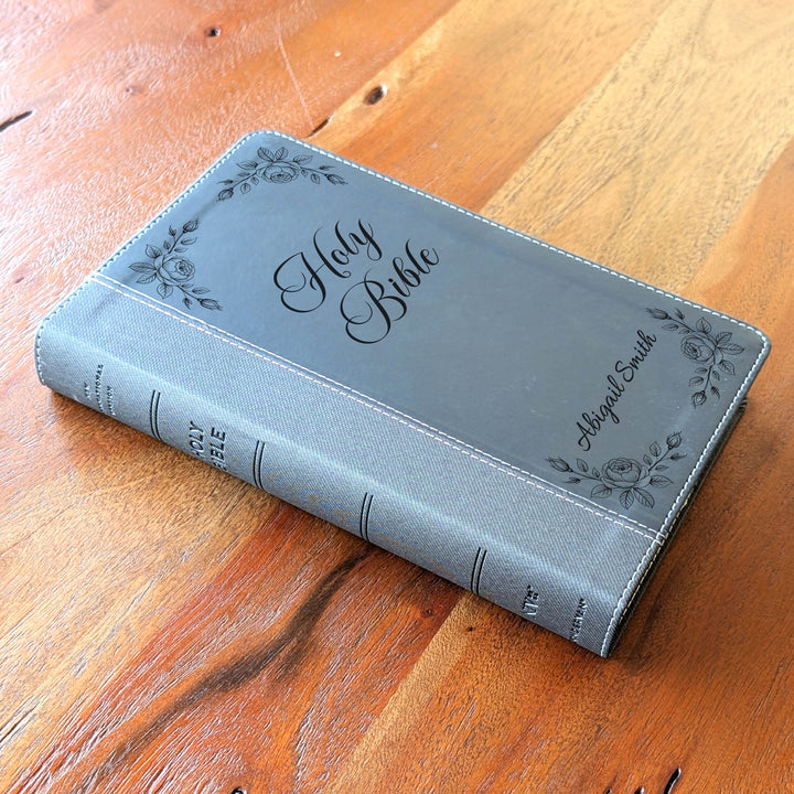 Biblia NVI tamaño personal personalizada – Letra grande, marrón | Hombre de fe