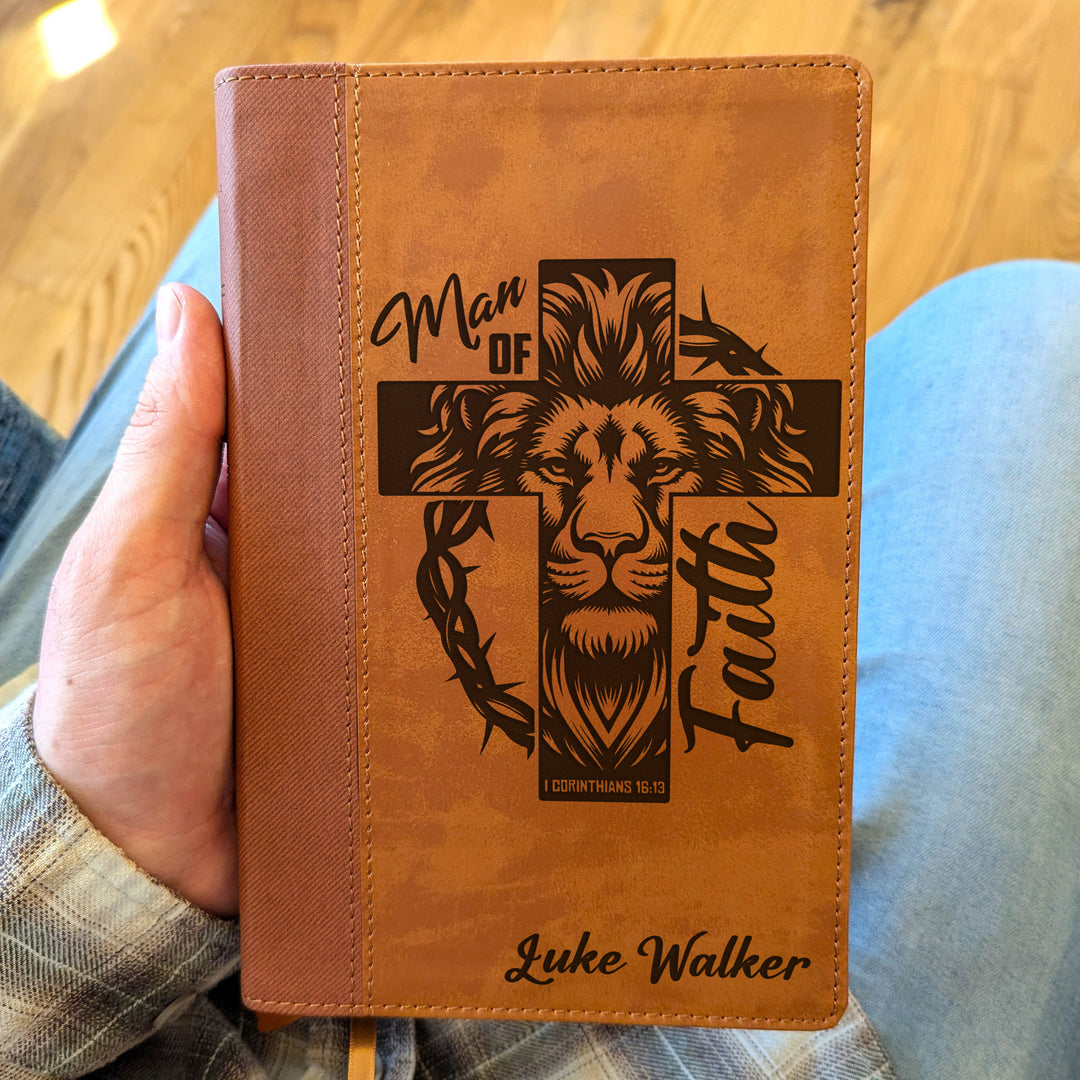 Biblia NVI tamaño personal personalizada – Letra grande, marrón | Hombre de fe