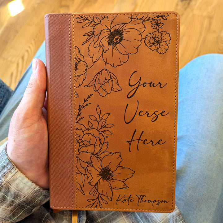 Biblia Personalizada NVI tamaño personal – Letra grande, marrón | Corona de Espinas