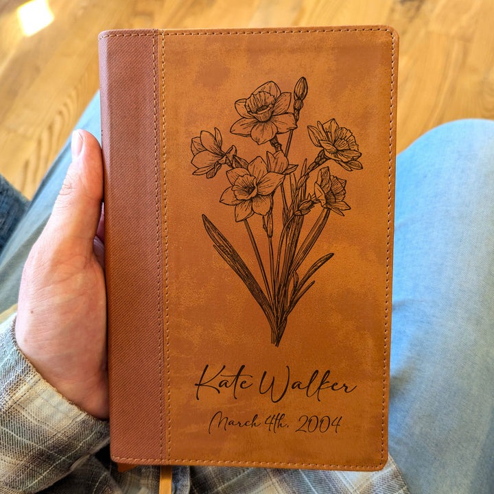 Biblia Personalizada NVI tamaño personal – Letra grande, marrón | Corona de Espinas