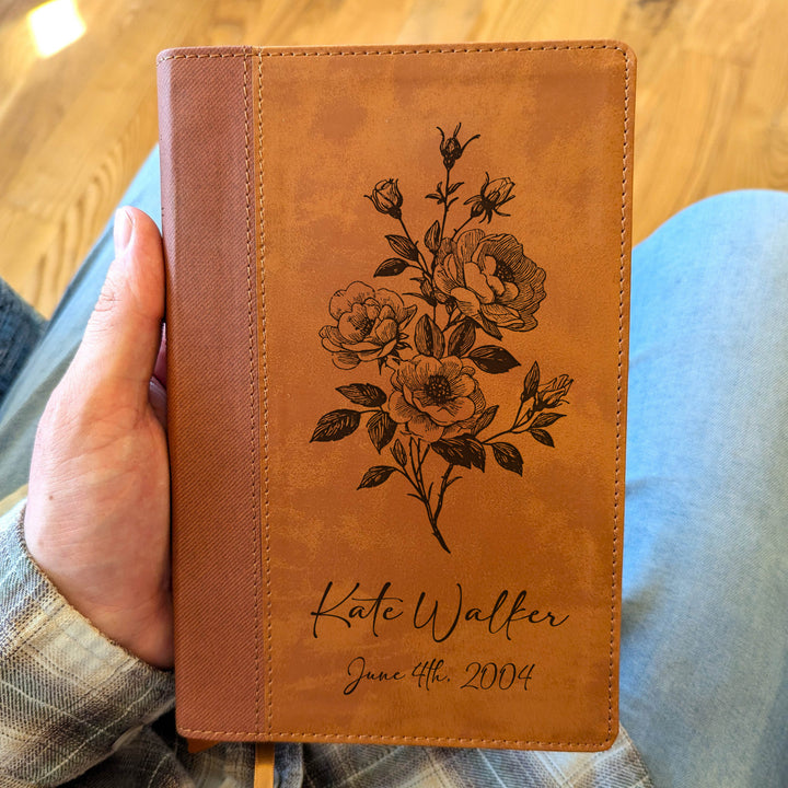 Biblia Personalizada NVI tamaño personal – Letra grande, marrón | Corona de Espinas