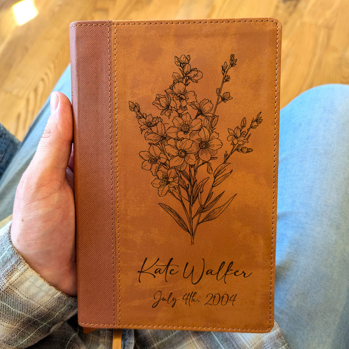 Biblia Personalizada NVI tamaño personal – Letra grande, marrón | Corona de Espinas