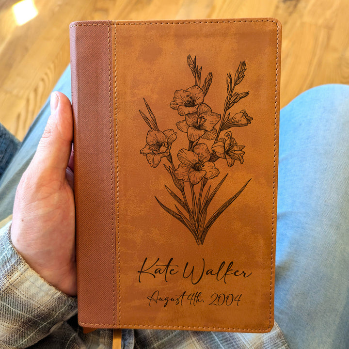 Biblia Personalizada NVI tamaño personal – Letra grande, marrón | Corona de Espinas