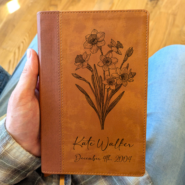 Biblia Personalizada NVI tamaño personal – Letra grande, marrón | Corona de Espinas