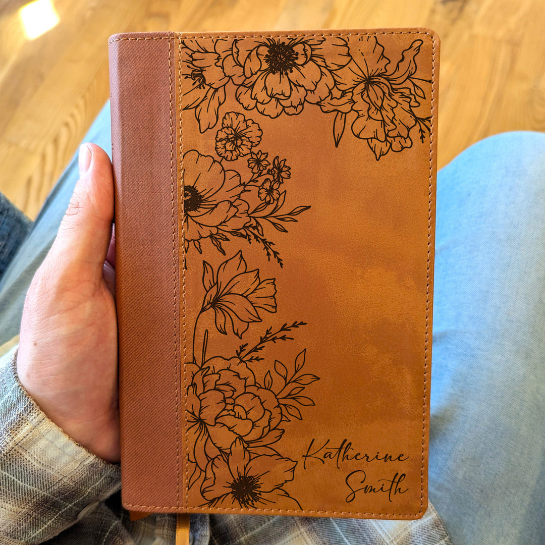 Biblia Personalizada NVI tamaño personal – Letra grande, marrón | Corona de Espinas