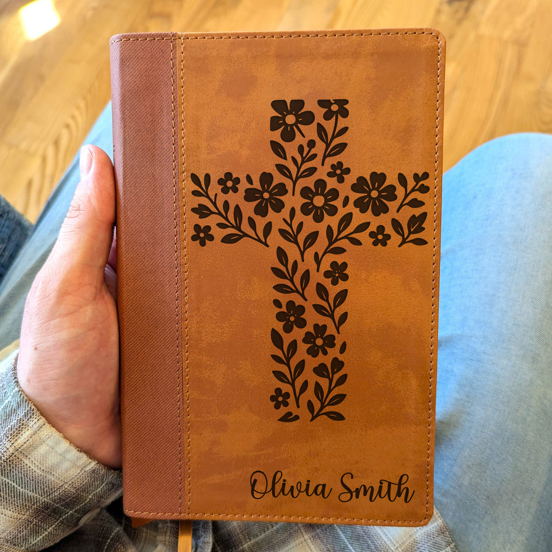 Biblia Personalizada NVI tamaño personal – Letra grande, marrón | Corona de Espinas