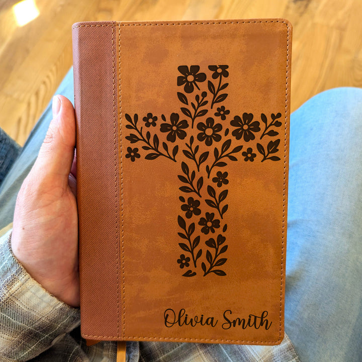 Biblia Personalizada NVI tamaño personal – Letra grande, marrón | Corona de Espinas