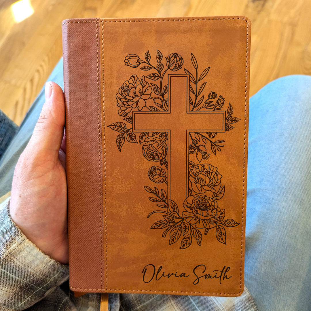Biblia Personalizada NVI tamaño personal – Letra grande, marrón | Corona de Espinas