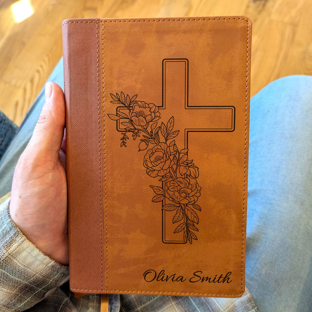 Biblia Personalizada NVI tamaño personal – Letra grande, marrón | Corona de Espinas