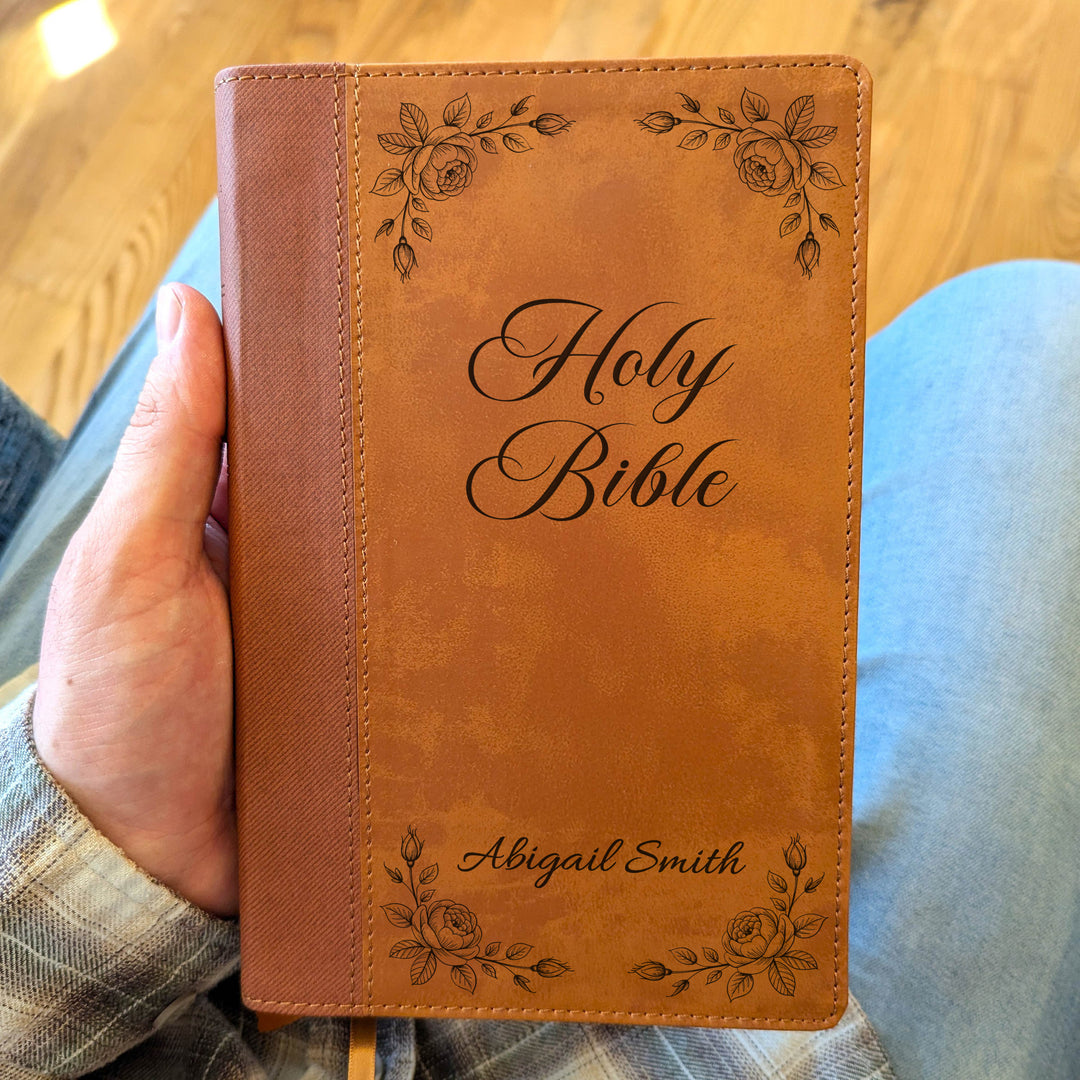 Biblia Personalizada NVI tamaño personal – Letra grande, marrón | Corona de Espinas