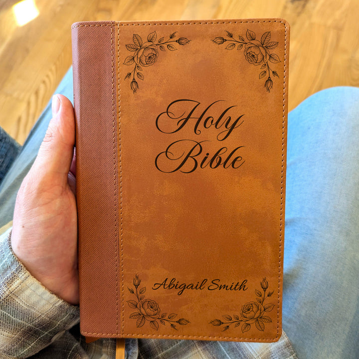 Biblia Personalizada NVI tamaño personal – Letra grande, marrón | Corona de Espinas