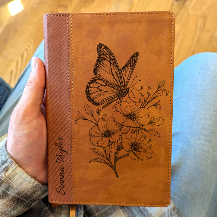 Biblia Personalizada NVI tamaño personal – Letra grande, marrón | Corona de Espinas