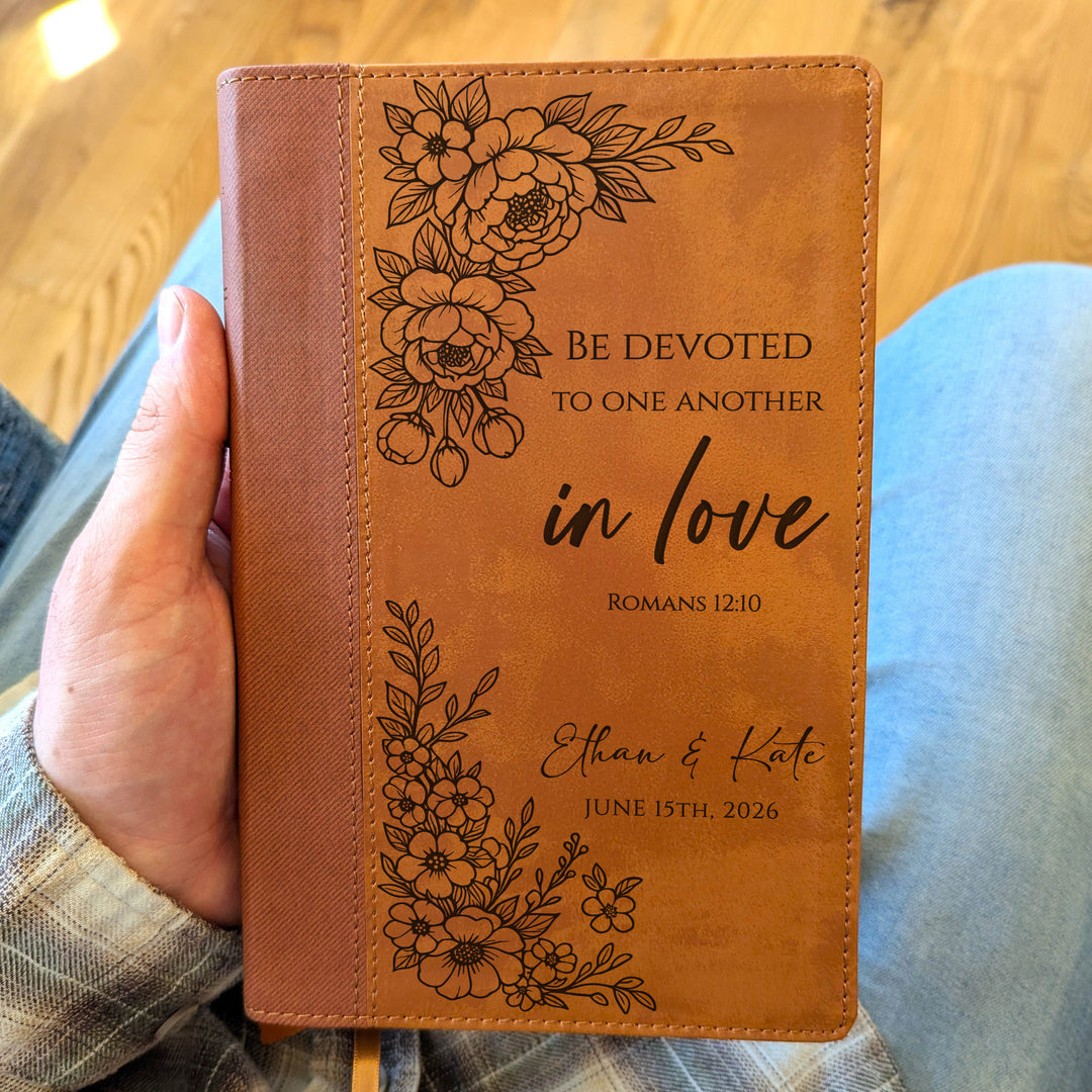 Biblia Personalizada NVI tamaño personal – Letra grande, marrón | Corona de Espinas