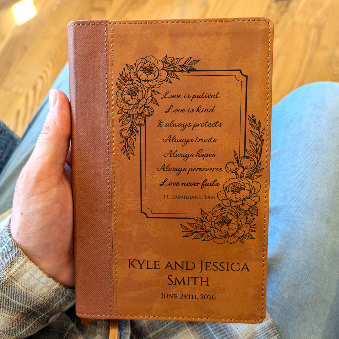 Biblia Personalizada NVI tamaño personal – Letra grande, marrón | Corona de Espinas