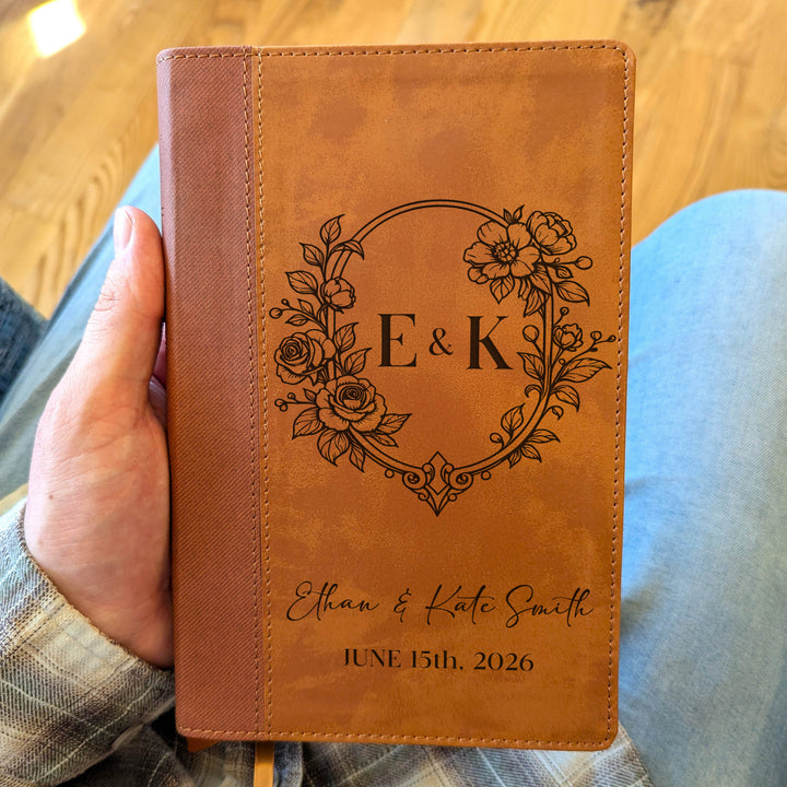 Biblia Personalizada NVI tamaño personal – Letra grande, marrón | Corona de Espinas