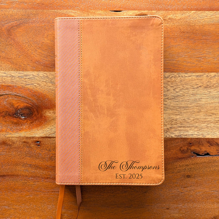 Biblia Personalizada NVI tamaño personal – Letra grande, marrón | Corona de Espinas