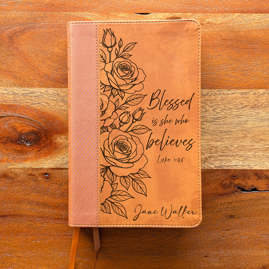 Biblia Personalizada NVI tamaño personal – Letra grande, marrón | Corona de Espinas
