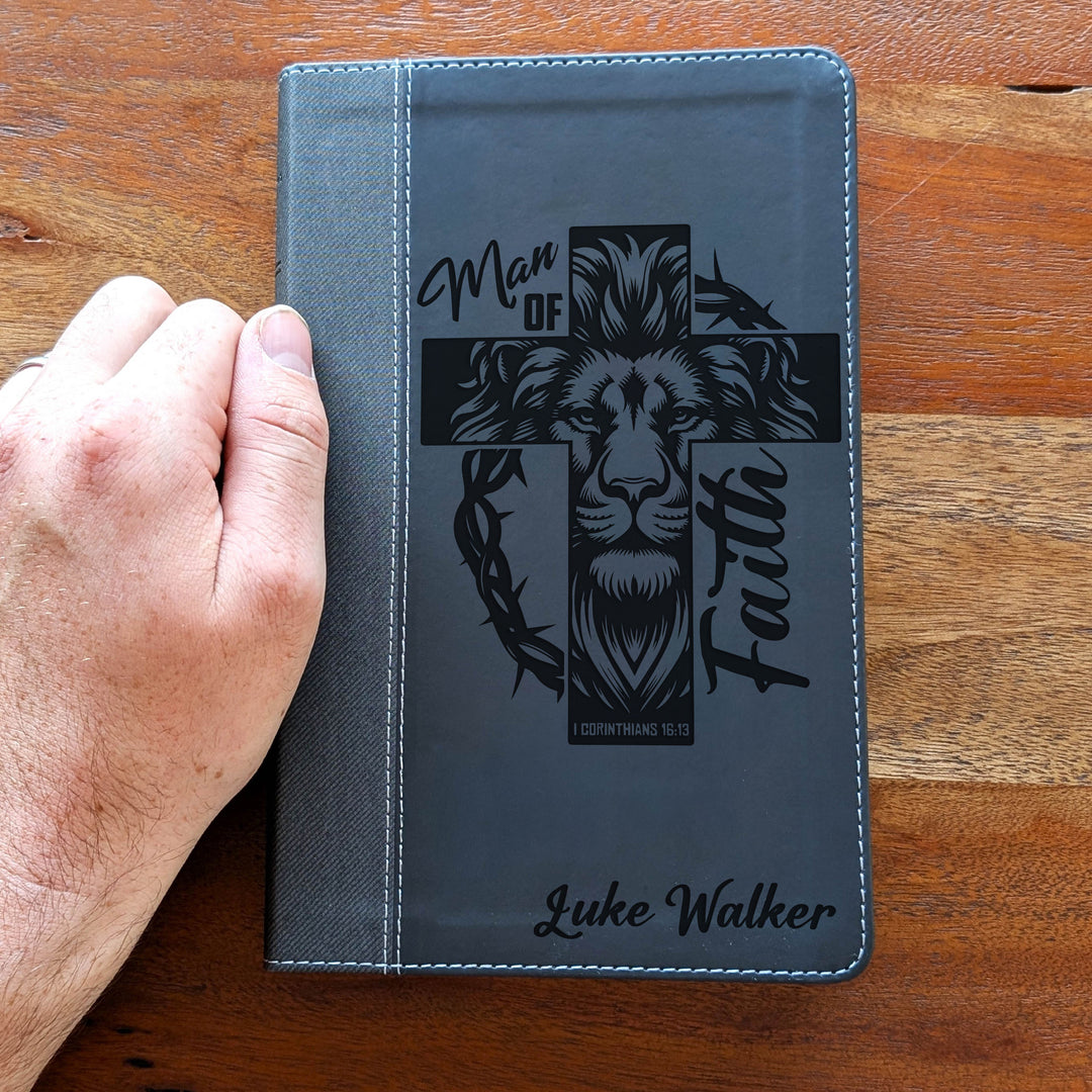 Biblia NVI tamaño personal personalizada – Letra grande, marrón | Hombre de fe
