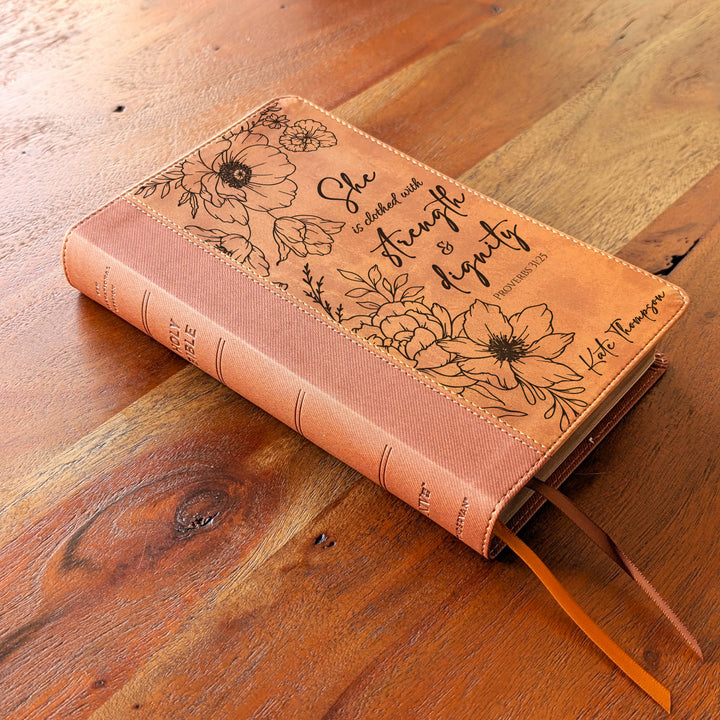 Biblia Personalizada NVI tamaño personal – Letra grande, marrón | Corona de Espinas