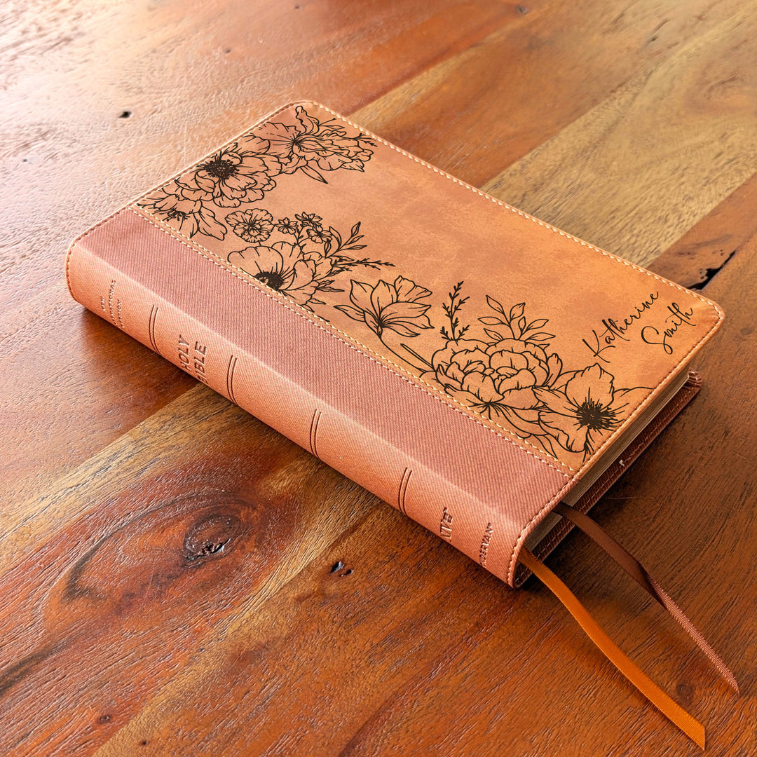 Biblia Personalizada NVI tamaño personal – Letra grande, marrón | Corona de Espinas