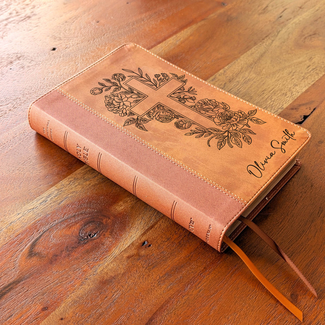 Biblia Personalizada NVI tamaño personal – Letra grande, marrón | Corona de Espinas