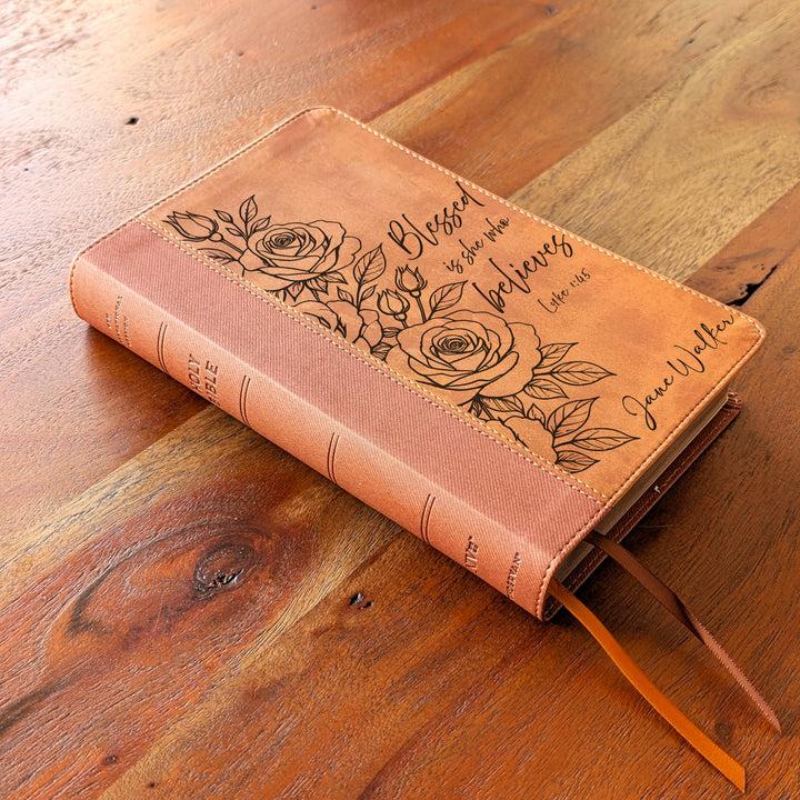 Biblia Personalizada NVI tamaño personal – Letra grande, marrón | Corona de Espinas