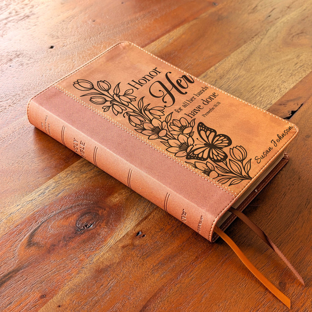 Biblia Personalizada NVI tamaño personal – Letra grande, marrón | Corona de Espinas