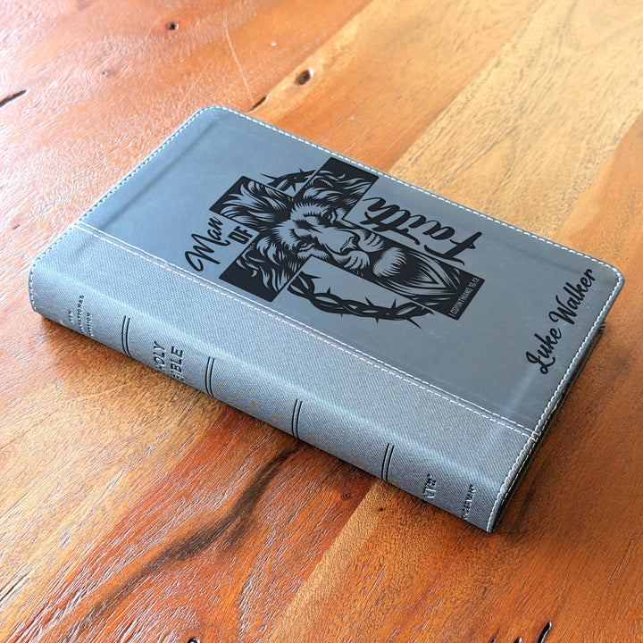 Biblia NVI tamaño personal personalizada – Letra grande, marrón | Hombre de fe