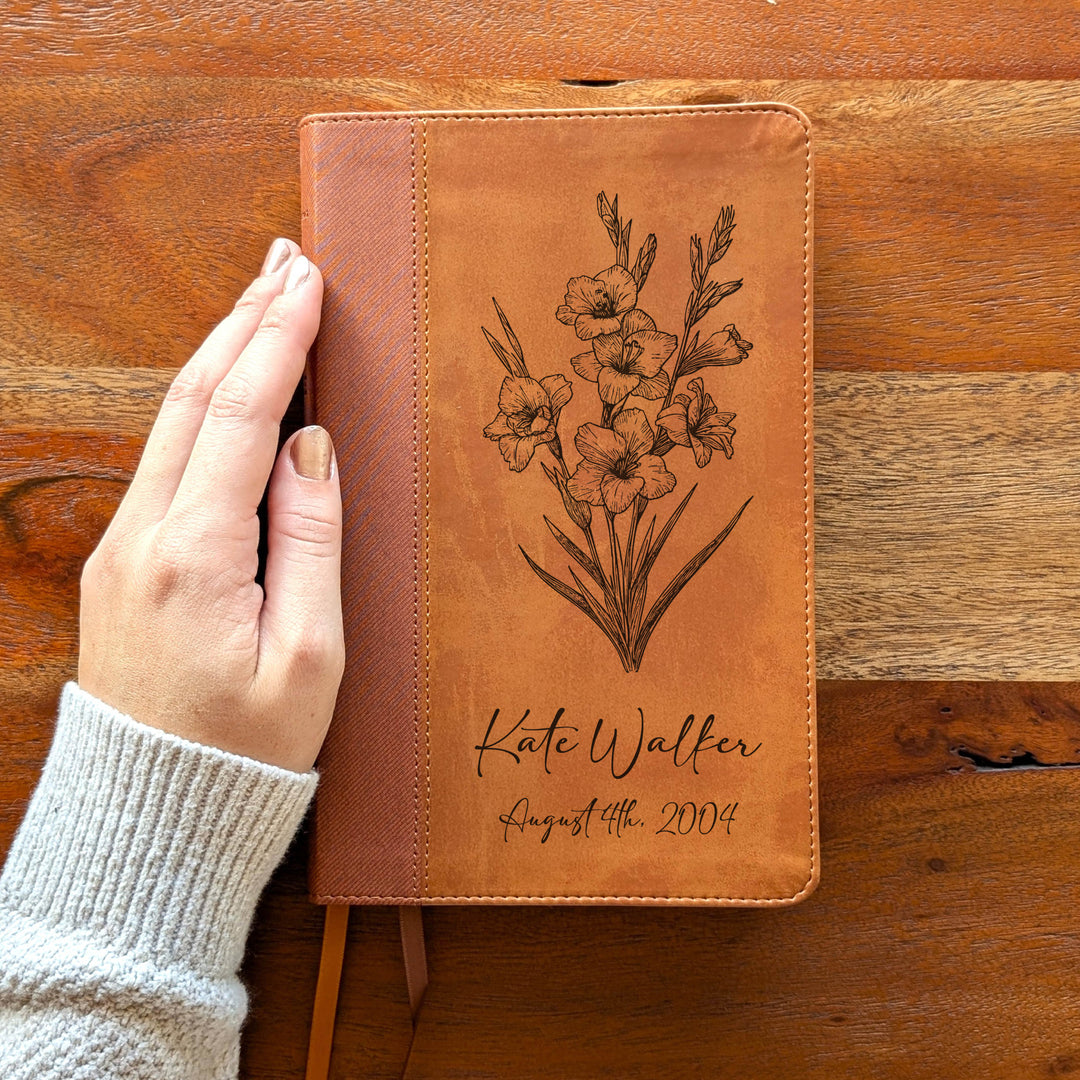 Biblia Personalizada NVI tamaño personal – Letra grande, marrón | Corona de Espinas