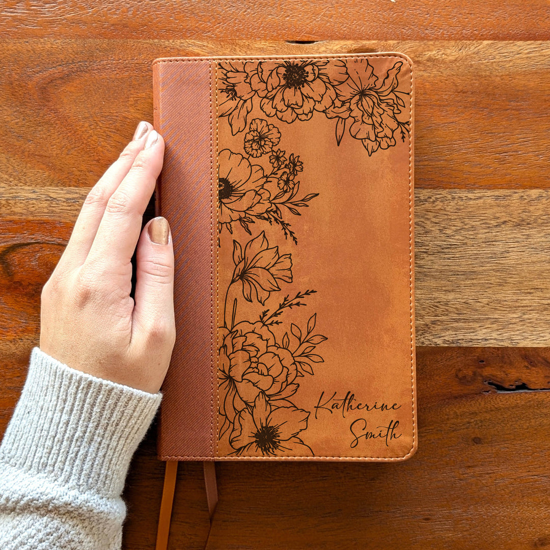 Biblia Personalizada NVI tamaño personal – Letra grande, marrón | Corona de Espinas