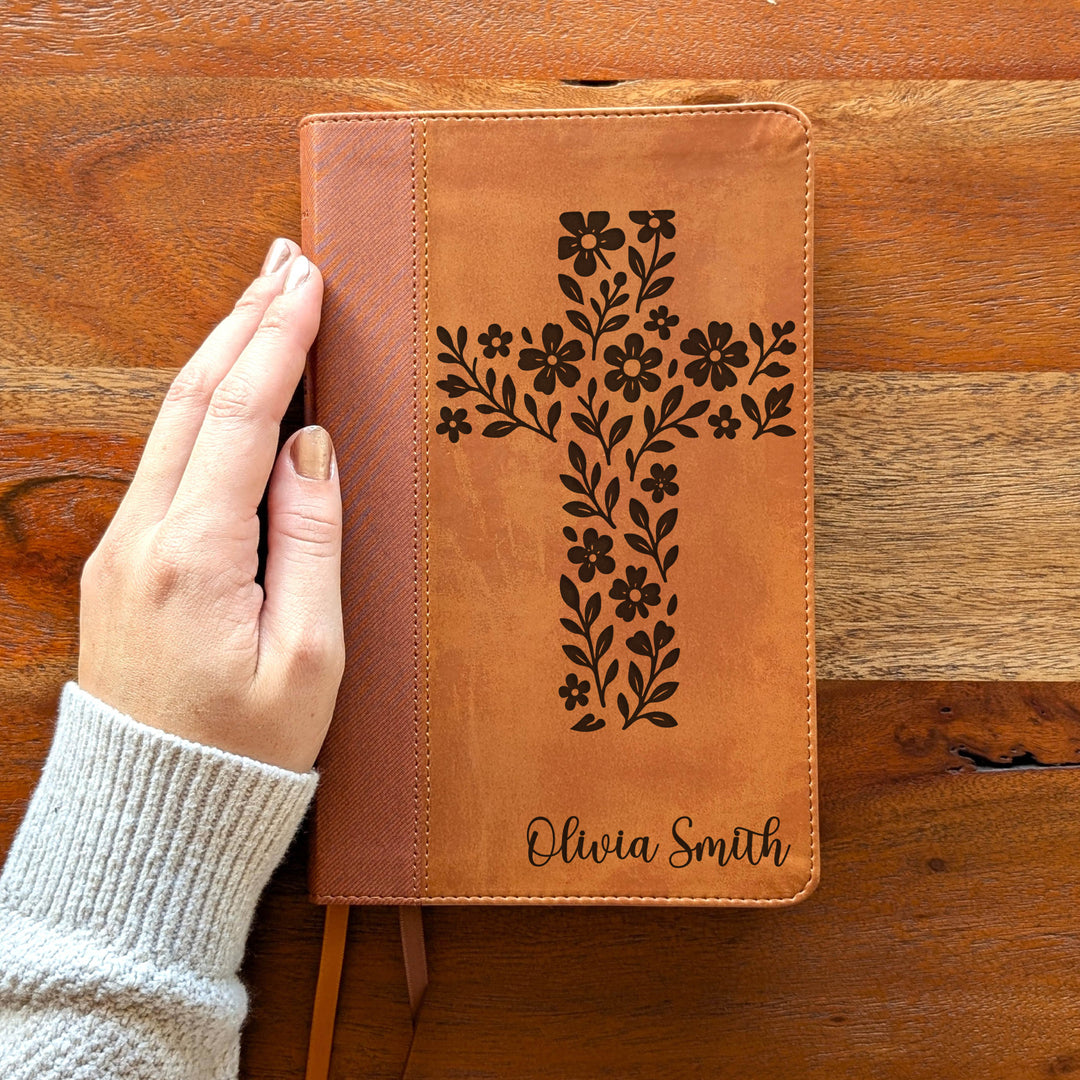 Biblia Personalizada NVI tamaño personal – Letra grande, marrón | Corona de Espinas
