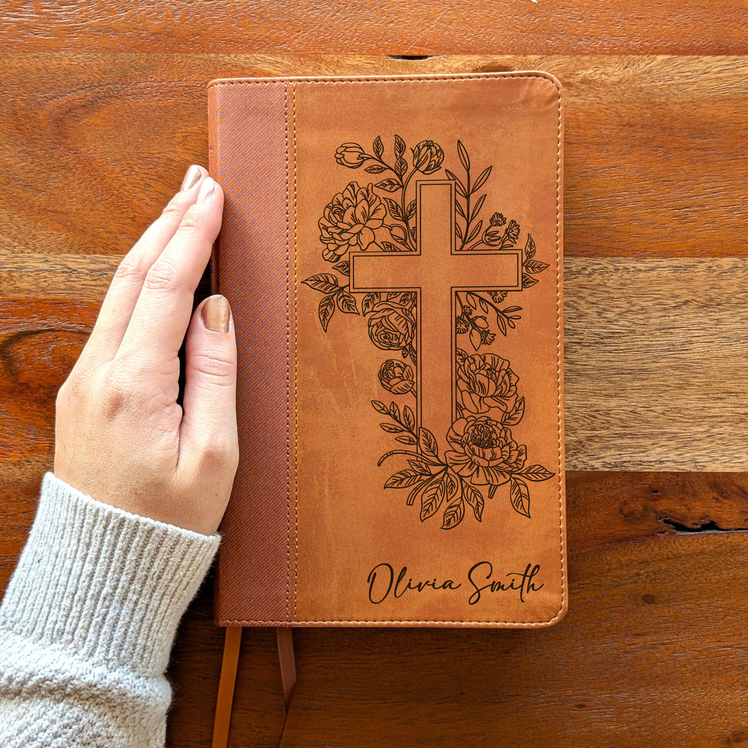 Biblia Personalizada NVI tamaño personal – Letra grande, marrón | Corona de Espinas