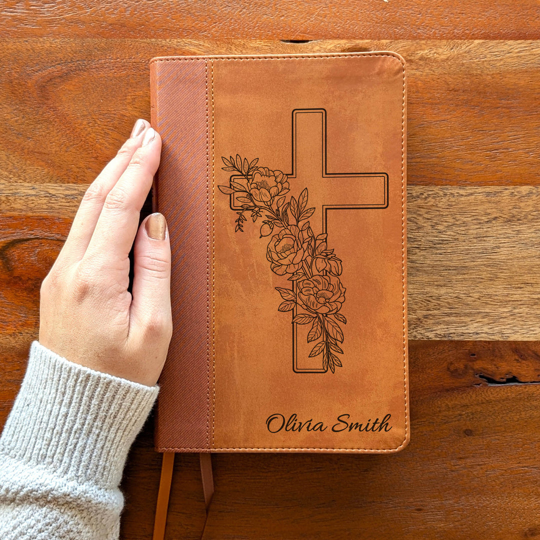 Biblia Personalizada NVI tamaño personal – Letra grande, marrón | Corona de Espinas