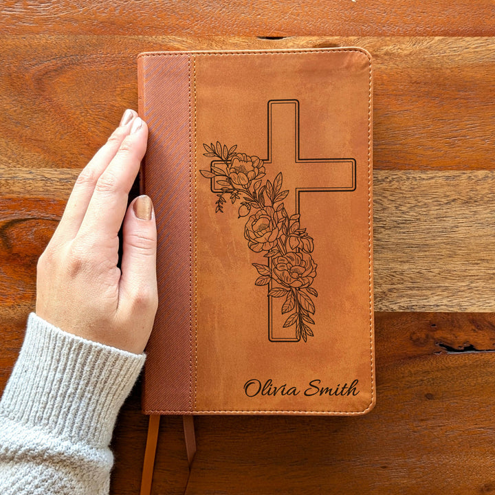 Biblia Personalizada NVI tamaño personal – Letra grande, marrón | Corona de Espinas