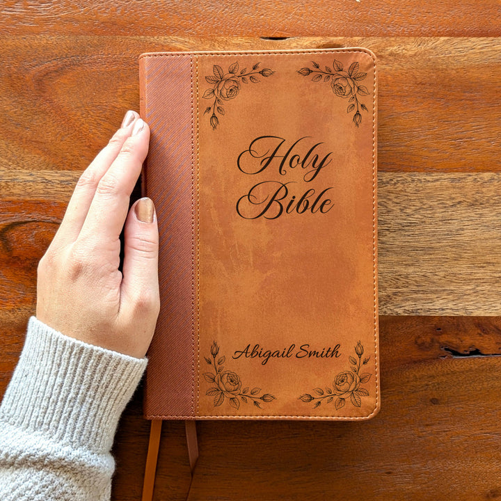 Biblia Personalizada NVI tamaño personal – Letra grande, marrón | Corona de Espinas