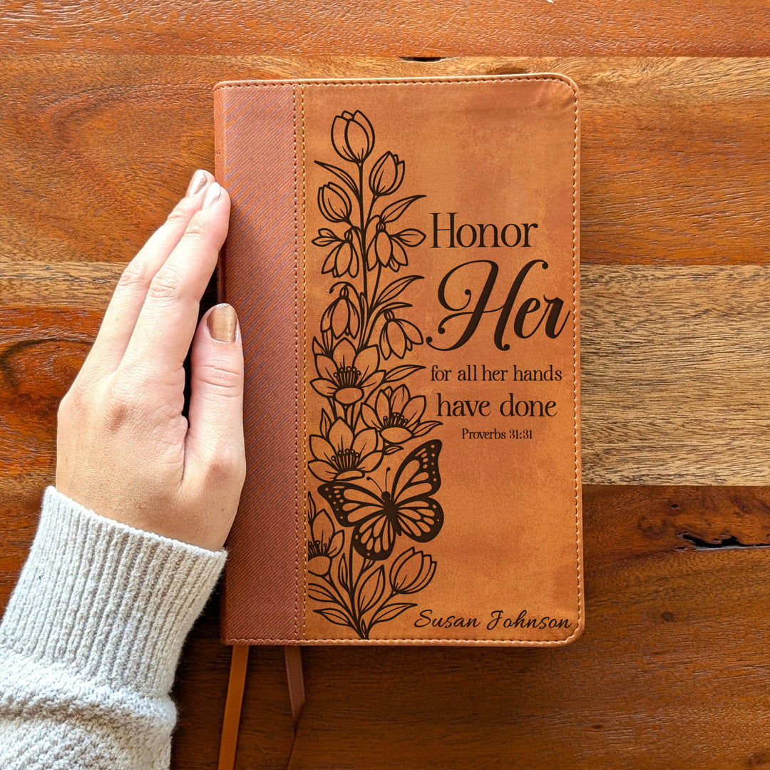 Biblia Personalizada NVI tamaño personal – Letra grande, marrón | Corona de Espinas