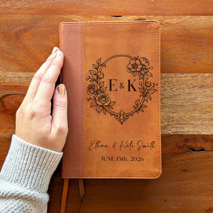 Biblia Personalizada NVI tamaño personal – Letra grande, marrón | Corona de Espinas
