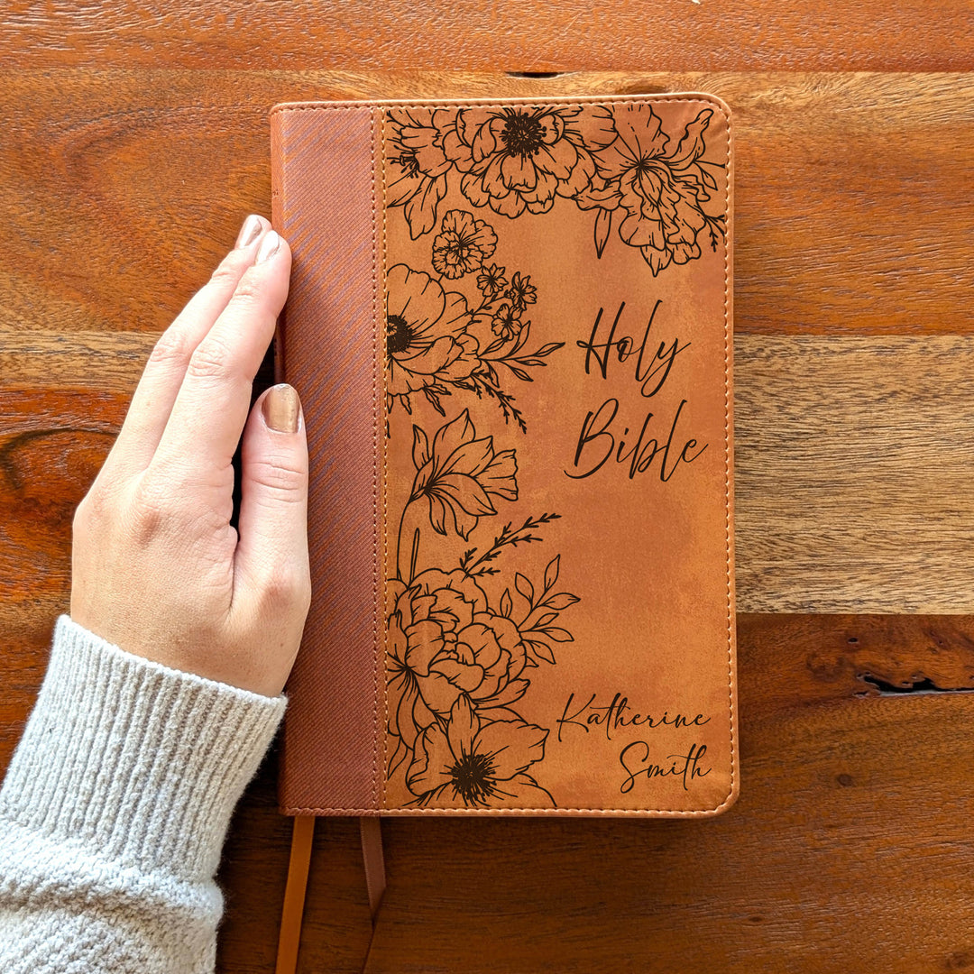 Biblia Personalizada NVI tamaño personal – Letra grande, marrón | Corona de Espinas