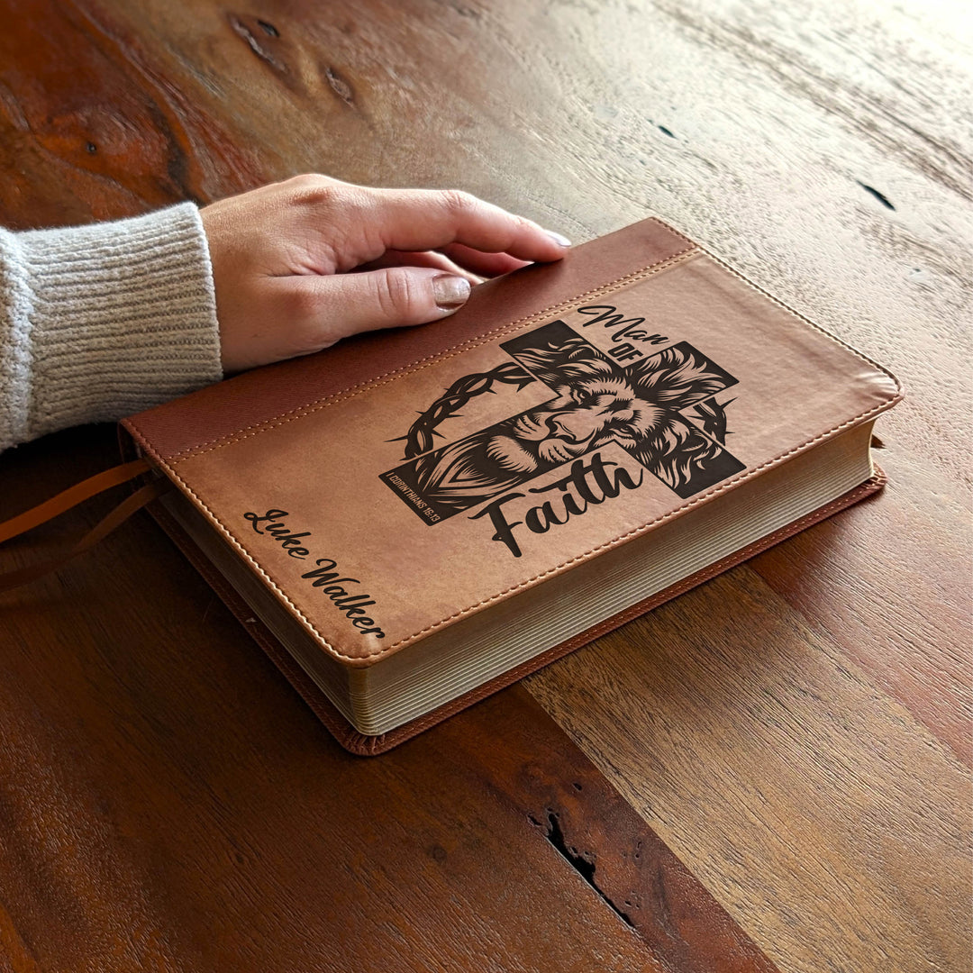 Biblia NVI tamaño personal personalizada – Letra grande, marrón | Hombre de fe