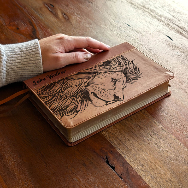 Biblia Personalizada NVI tamaño personal – Letra grande, marrón | Corona de Espinas