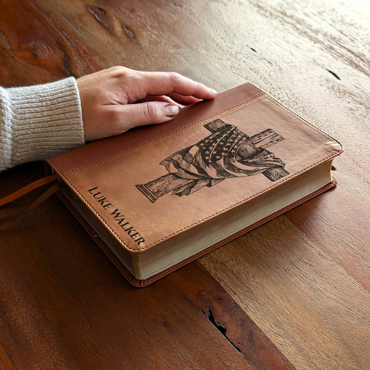 Biblia Personalizada NVI tamaño personal – Letra grande, marrón | Corona de Espinas