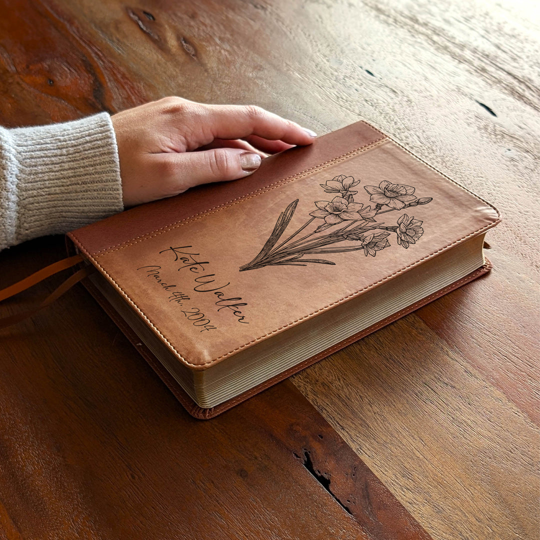 Biblia Personalizada NVI tamaño personal – Letra grande, marrón | Corona de Espinas