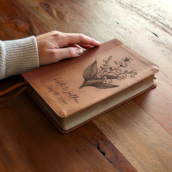 Biblia Personalizada NVI tamaño personal – Letra grande, marrón | Corona de Espinas