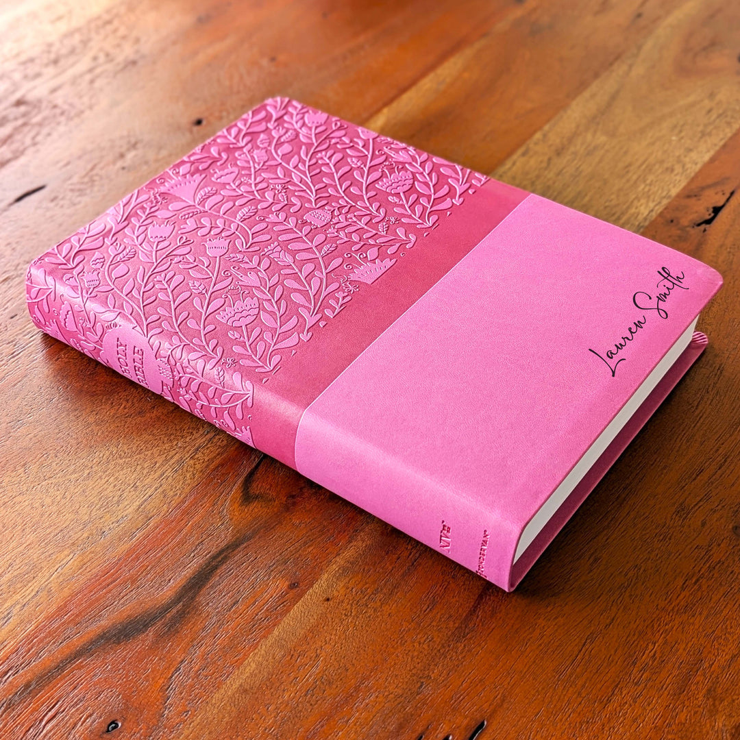 Biblia NVI Personalizada para Niños - Rosa | Nombre grabado