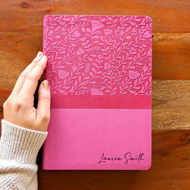 Biblia NVI Personalizada para Niños - Rosa | Nombre grabado