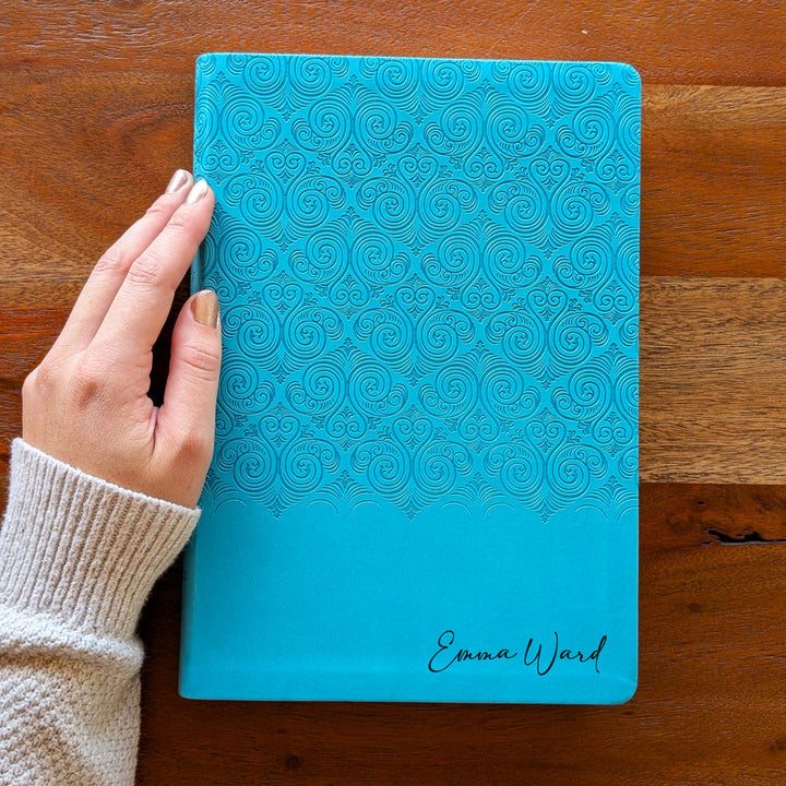 Biblia NVI Personalizada para Niños - Rosa | Nombre grabado