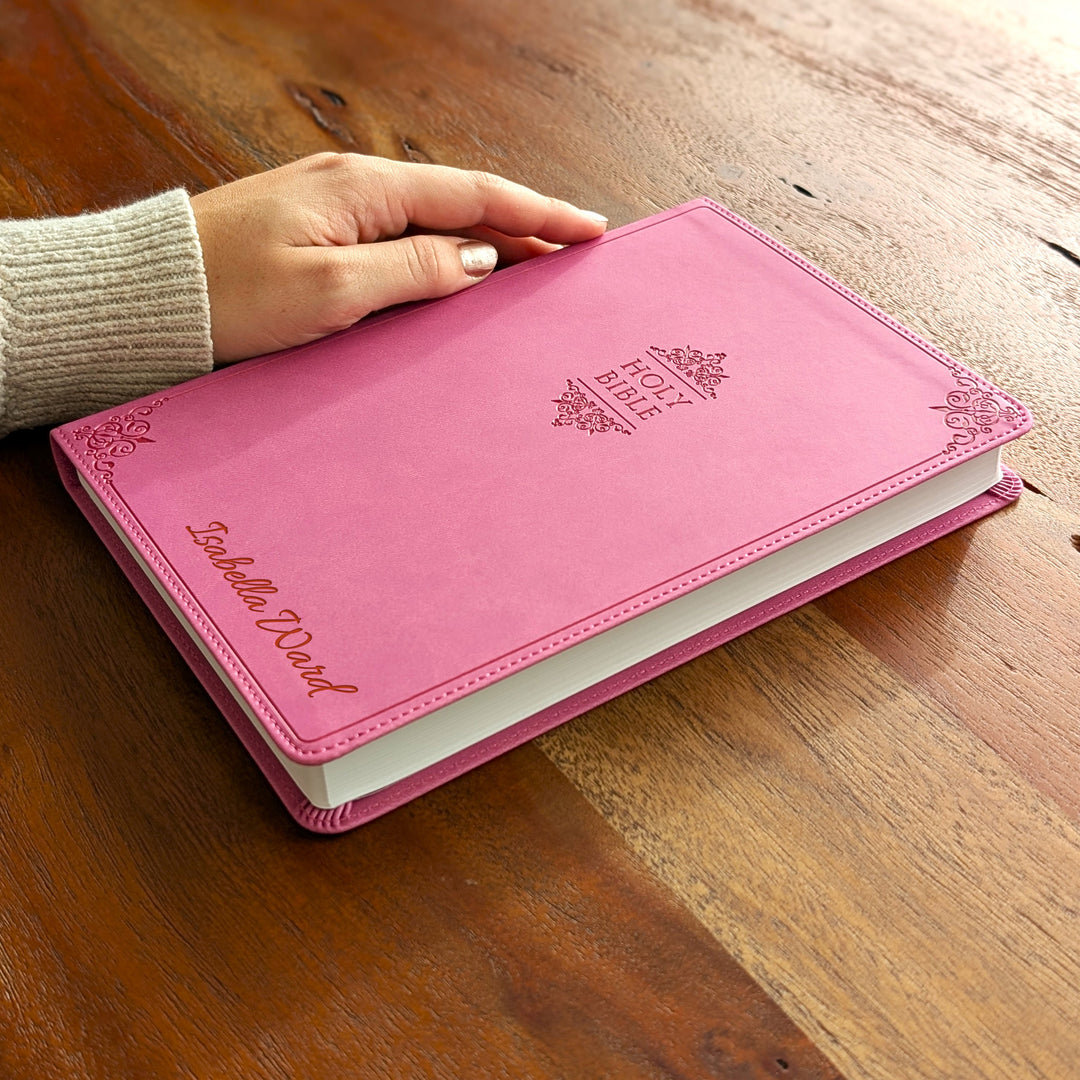Biblia NVI Personalizada para Niños - Rosa | Nombre grabado