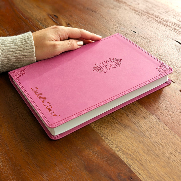 Biblia NVI Personalizada para Niños - Rosa | Nombre grabado