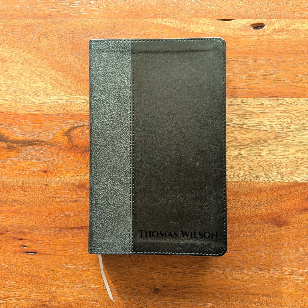 Biblia con letra súper gigante ESV personalizada – Borgoña | Girasol