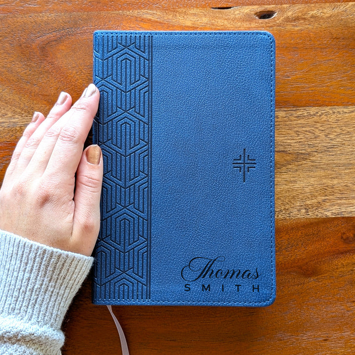 Biblia NVI Personalizada para Niños - Rosa | Nombre grabado